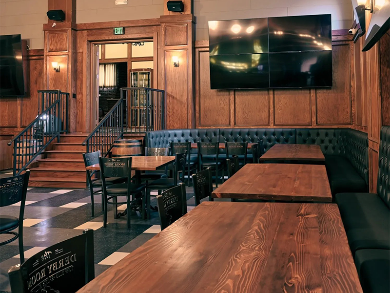 The Derby Room At Glen Arden